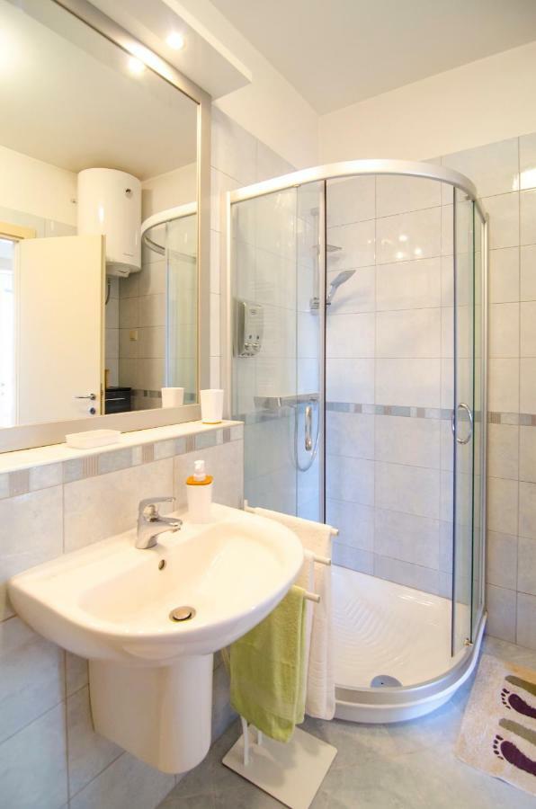 Split Apartment Sinisa Ngoại thất bức ảnh